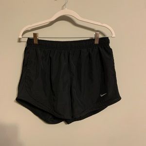 2 NIKE TEMPO SHORTS (set of 2)